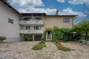 Cesar's Karst Estate - Happy Rentals